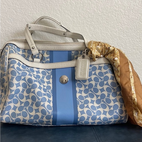 Coach Chelsea , Signature Blue and Cream Satchel one of their classics’n - Picture 1 of 11
